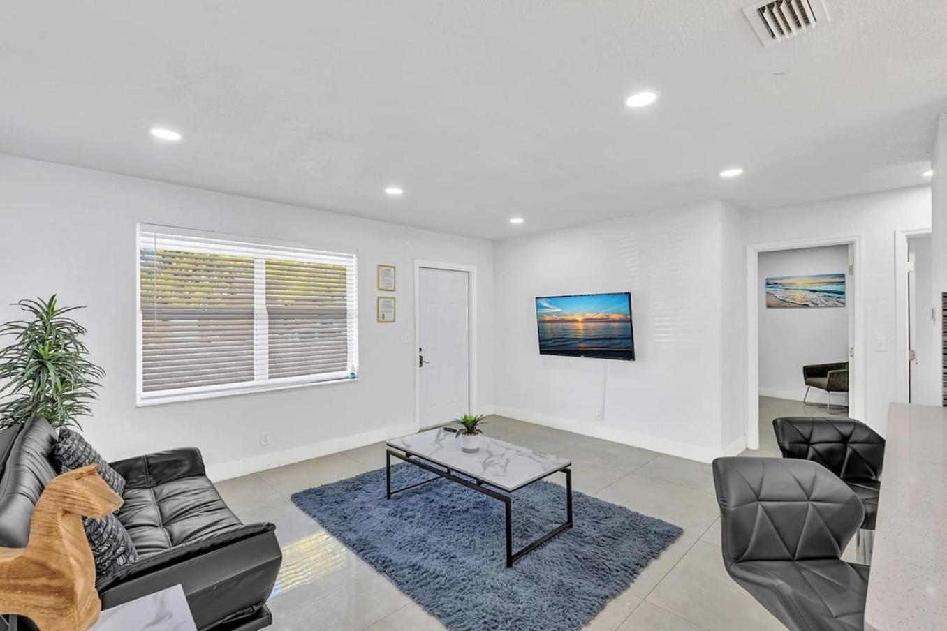 2 Bdrm Modern House Mins From Beach & Casino Hb1 Hallandale Beach Exteriör bild