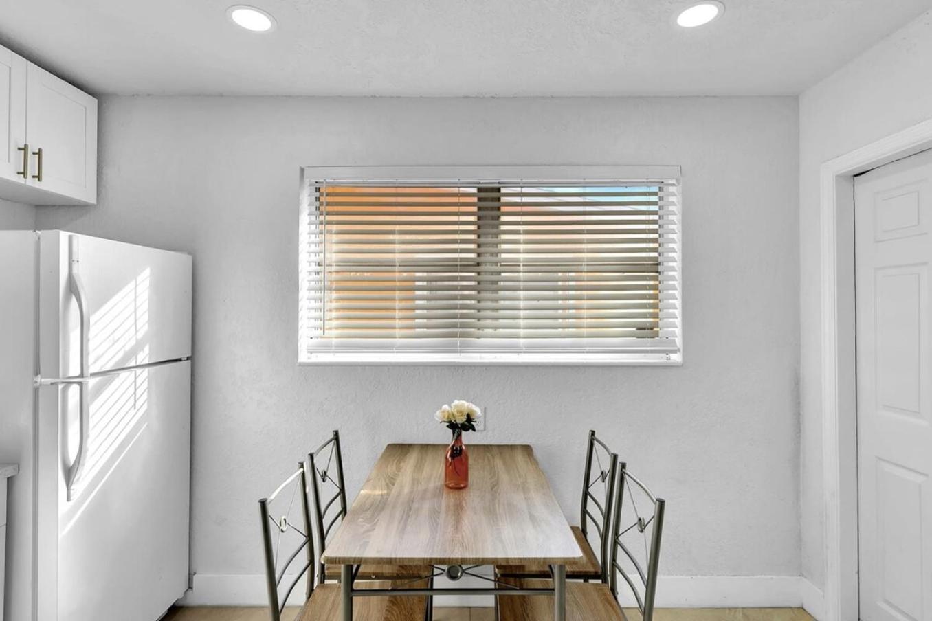2 Bdrm Modern House Mins From Beach & Casino Hb1 Hallandale Beach Exteriör bild