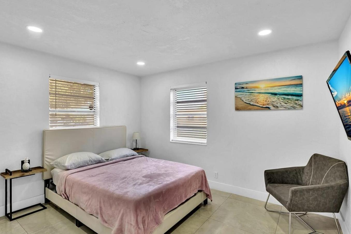 2 Bdrm Modern House Mins From Beach & Casino Hb1 Hallandale Beach Exteriör bild