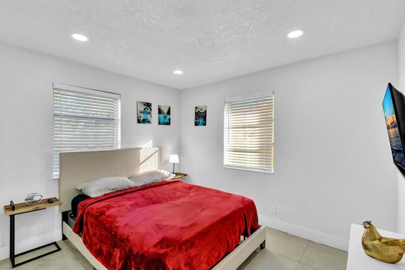 2 Bdrm Modern House Mins From Beach & Casino Hb1 Hallandale Beach Exteriör bild